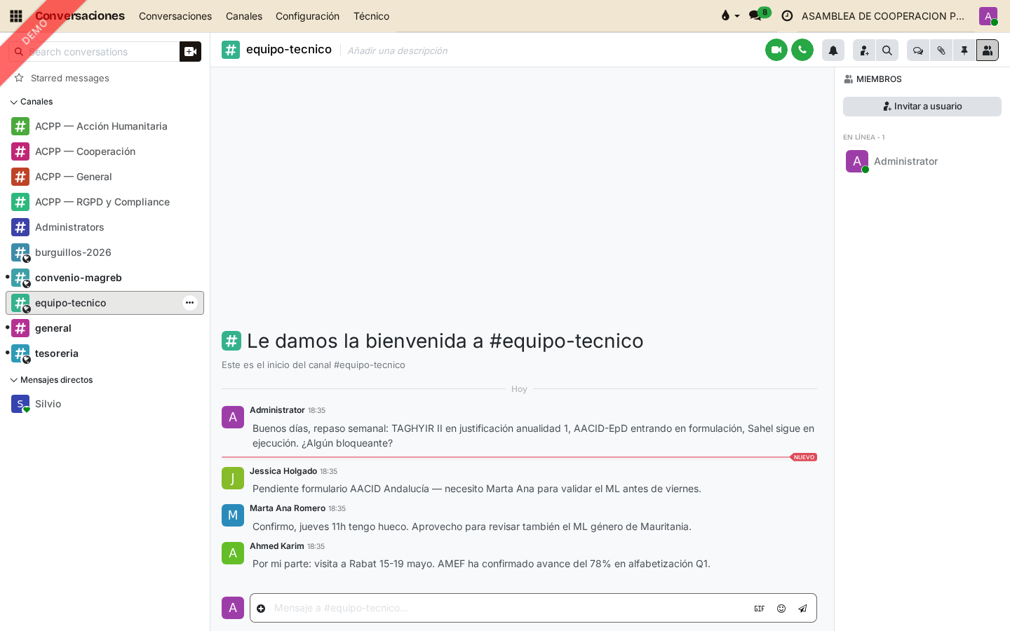 Canal de conversa interna #equipa-tecnica com check-in semanal da equipa